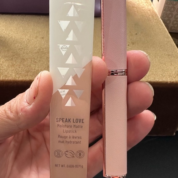 Ipsy Glam Bag Collection! Lavender Makeup Bag with Skincare and Brushes - Picture 4 of 10